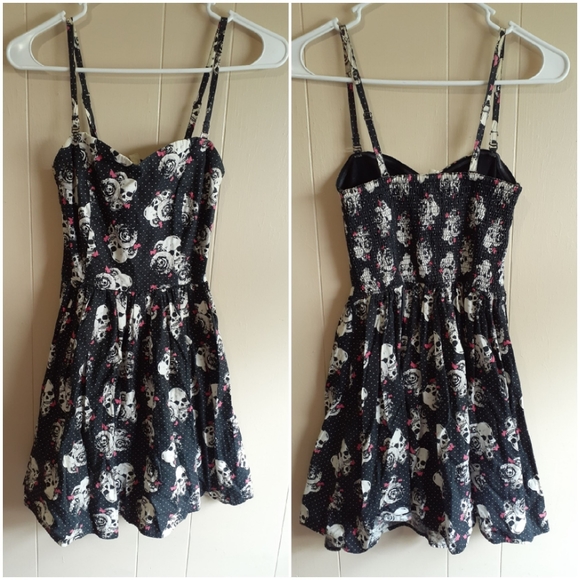 Hot Topic Dresses & Skirts - Hot Topic skull dress size small removable strapes